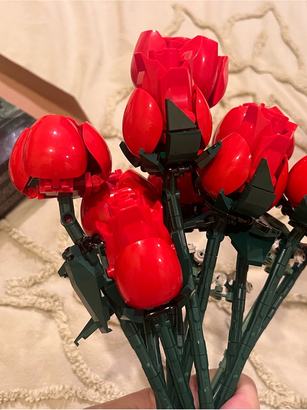 Lego Red Roses Bouquet - Picture 2 of 3